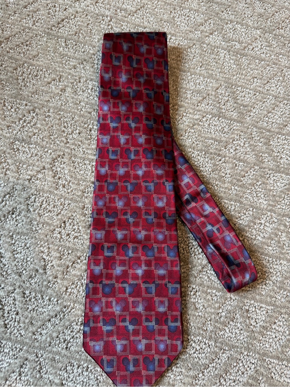 Men's Red Geometric Pattern Tie - Classic Dress Tie